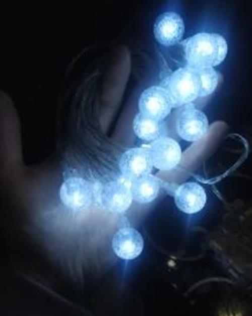7.5m Cool White 50 Crystal Ball Garland String Lights AA Battery operated