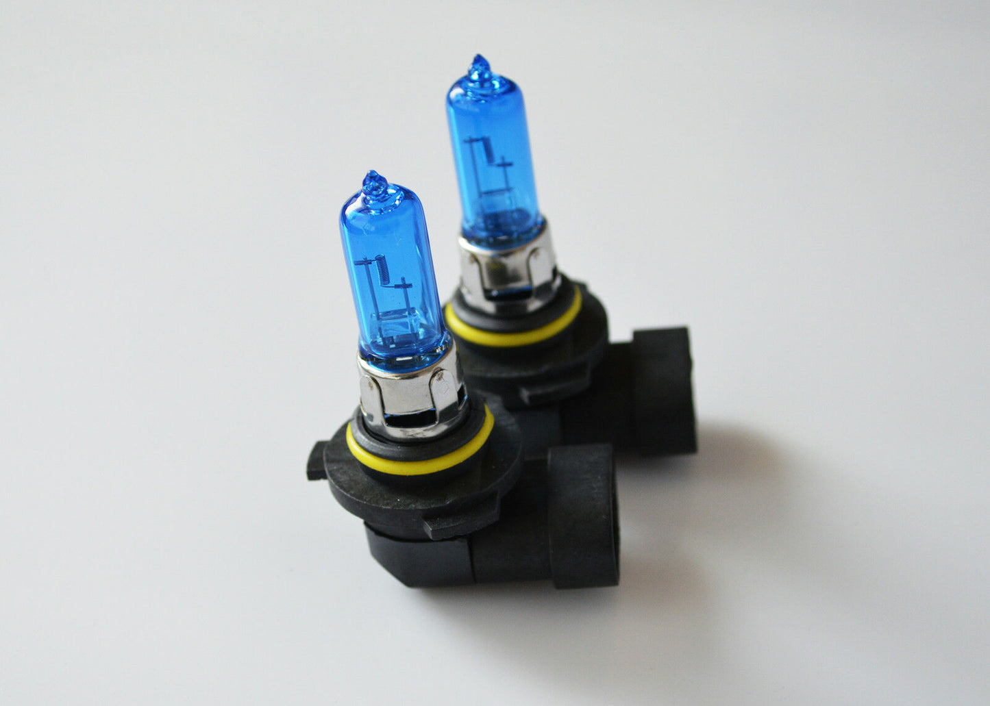 2 x Halogen 12v HB3 9005 65w Super White 5000k Globes Quality Australian Stock